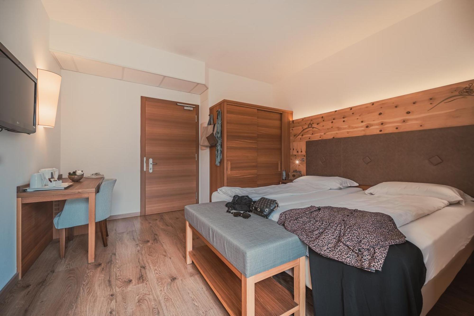 Cristallo Sport & Wellness Hotel Levico Terme Bagian luar foto