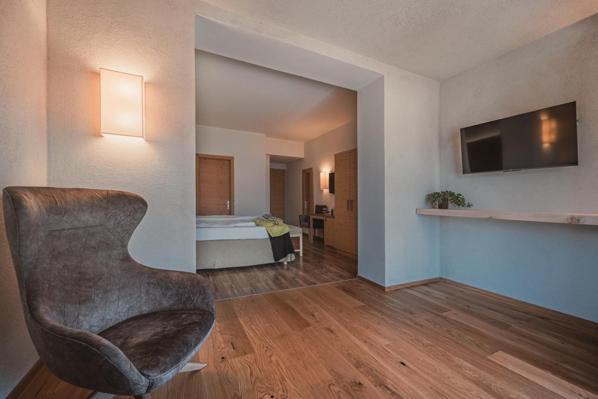 Cristallo Sport & Wellness Hotel Levico Terme Ruang foto