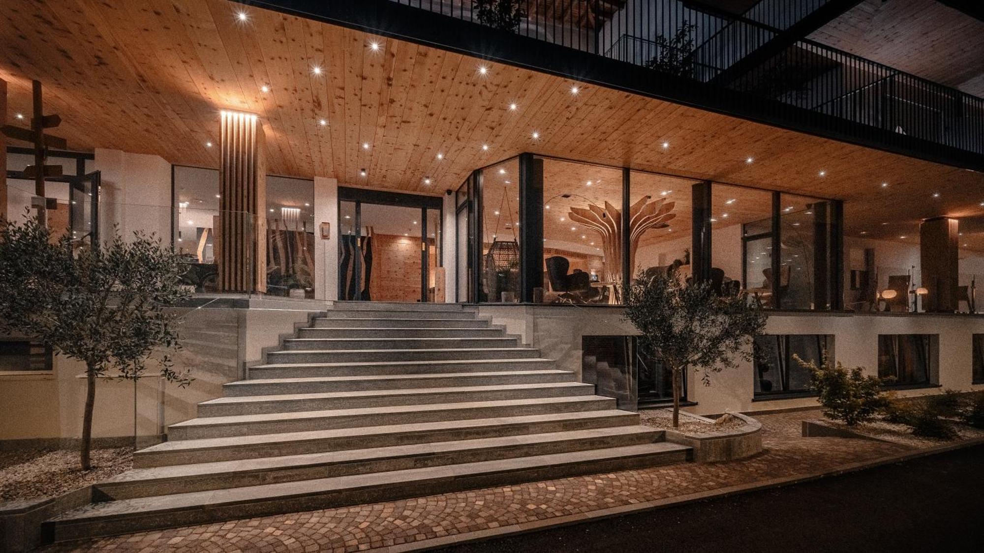 Cristallo Sport & Wellness Hotel Levico Terme Bagian luar foto
