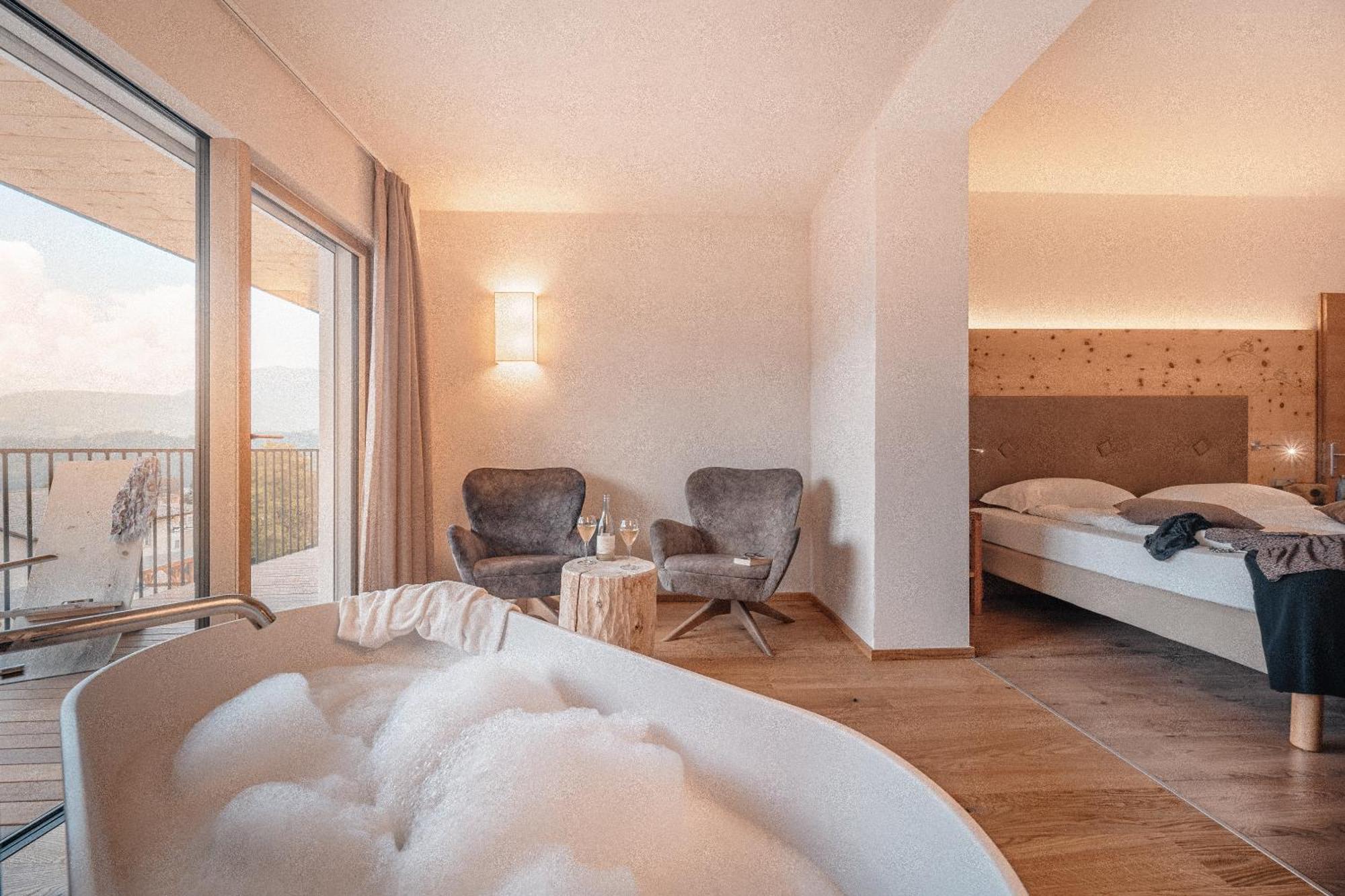 Cristallo Sport & Wellness Hotel Levico Terme Bagian luar foto